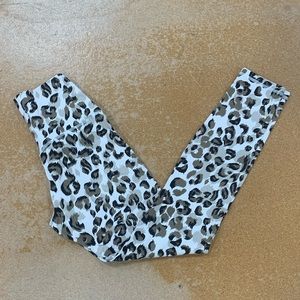 White Leopard leggings